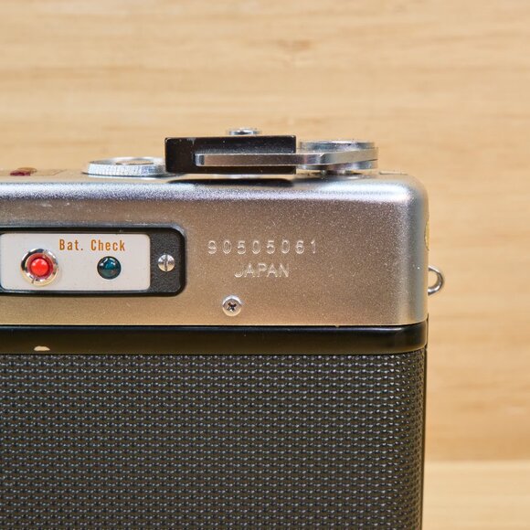 Yashica Electro 35 Vintage Rangefinder 35 mm Film Camera, Made in Japan - Picture 8 of 12